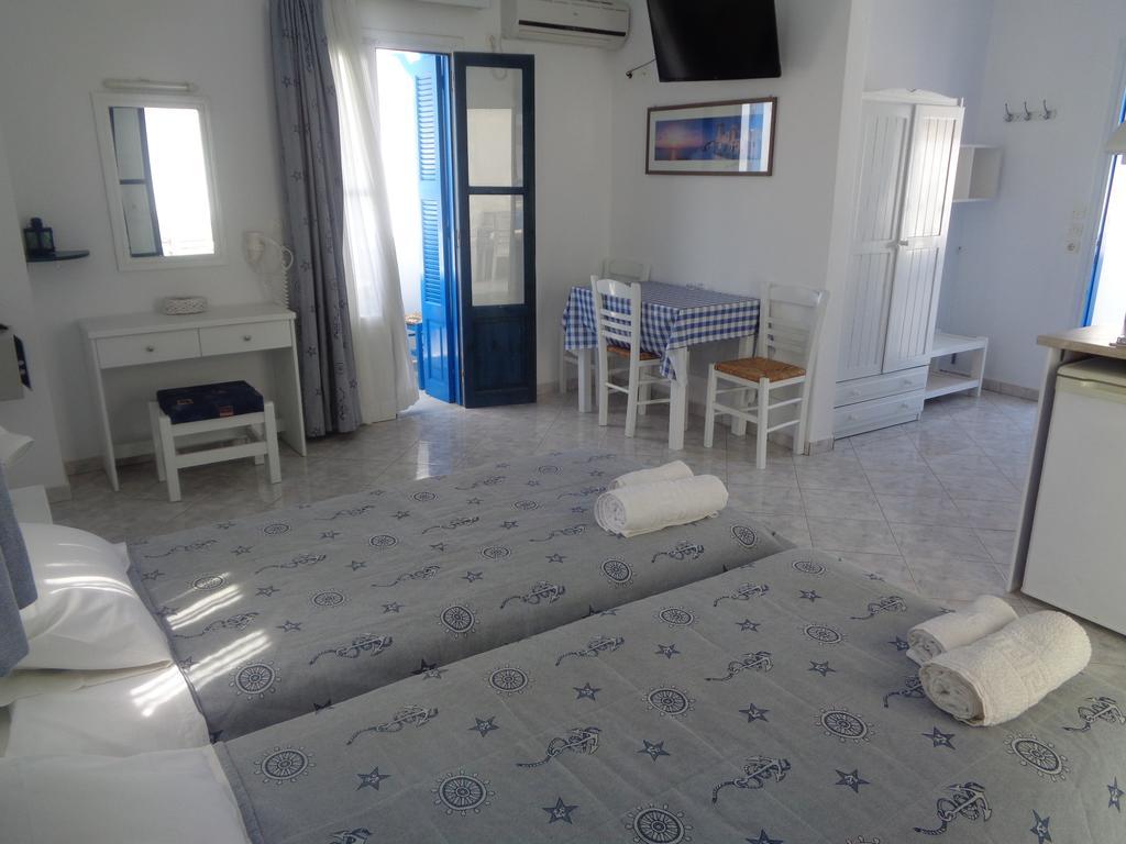 Blue And White Studios & Apartments Lefkos  Dış mekan fotoğraf
